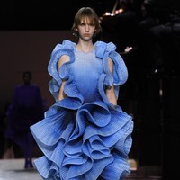 Fashion show koleksi Givenchy Haute Couture Spring 2020 di Paris Fashion Week, Paris, Prancis. [Photo by Pascal Le Segretain/Getty Images].