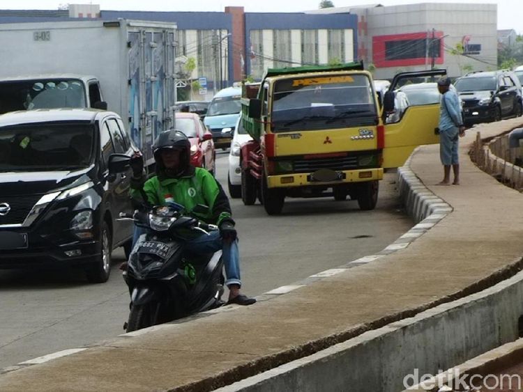 Begini Lho Cara Pengendara Akali Ganjil-Genap