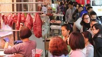 Pasar Huanan sendiri menjual berbagai panganan yang tak biasa seperti daging musang, buaya, salamander, ular, tikus, sampai unta. Virus corona diduga ditularkan hewan ke manusia lalu kini menular dari manusia ke manusia (Foto: Istimewa)