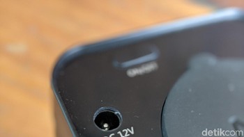 Port input untuk isi ulang. Foto: Adi Fida Rahman/detikINET