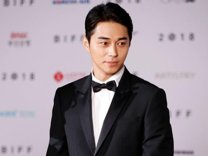 Masahiro Higashide BUSAN, SOUTH KOREA - OCTOBER 04: Japanese actor Higashide Masahiro attends Red Carpet during the Opening Ceremony of the 23nd Busan International Film Festival on October 4, 2018 in Busan, South Korea. (Photo by Woohae Cho/Getty Images)