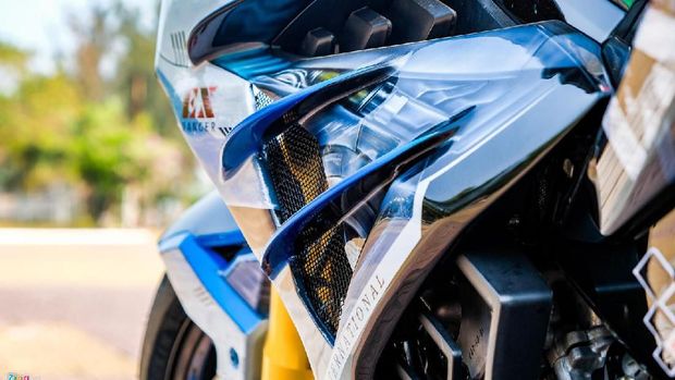 Sayap depan pakai winglet ala motor MotoGP