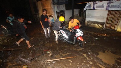Banjir Bandang Terjang Malang