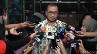 Hasyim mengatakan dirinya juga menjelaskan terkait proses pemilu DPR mulai dari pemungutan suara hingga penggantian antar-waktu anggota DPR. Menurutnya semua berkaitan dengan pemilu 2019.