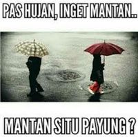 Biar Nggak Mellow, Ini 22 Meme Soal Hujan yang Bikin Ngakak