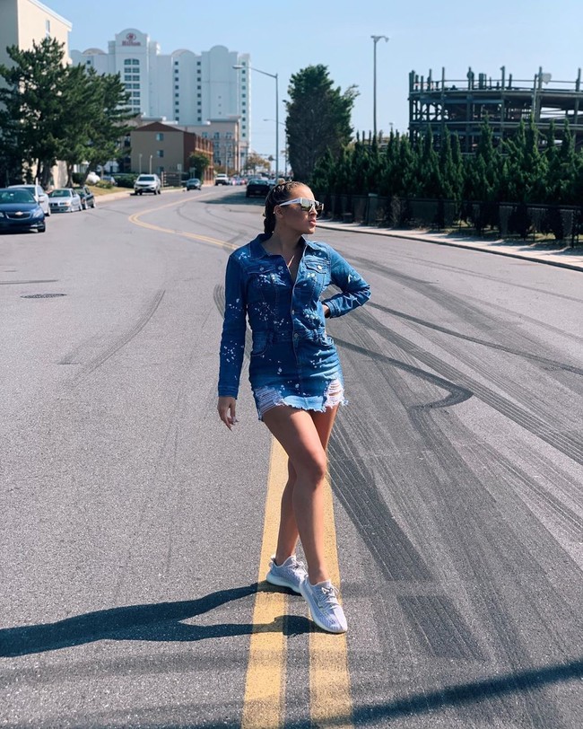 Sebelumnya, Samantha pernah menjadi viral karena kerap berbagi foto-foto yang memperlihatkan kaki jenjangnya. Foto: Instagram