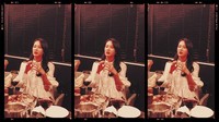 Lewat akun Instagramnya, Son Ye Jin kerap membagikan momen kulinerannya yang seru. Intip saja nih momen makan malamnya yang ditemani segelas wine. Foto: Instagram @yejinhand