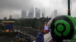 Wow! Gedung Pencakar Langit Ibu Kota Ditelan Kabut
