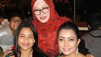 Penampilakn Mbak Tutut yang awet muda pun menuai pujian dari para netizen. Dok. Ist