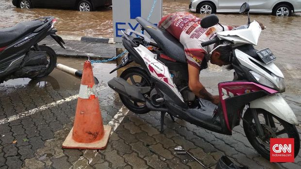 Titik Banjir DKI Jadi 54, Air di Underpass Gandhi 2,5 Meter