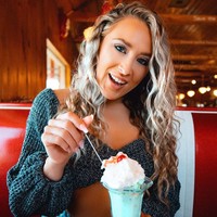 Bagaimana bisa kamu tidak kedinginan?, komentar netizen. Aku mungkin akan mati (kedinginan), tambah lainnya. Foto: Instagram