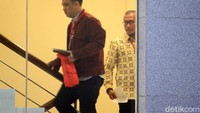 Harun diduga berupaya menyuap Wahyu agar dapat menjadi PAW Nazarudin. KPK turut menduga ada keinginan dari DPP PDIP mengajukan Harun.
