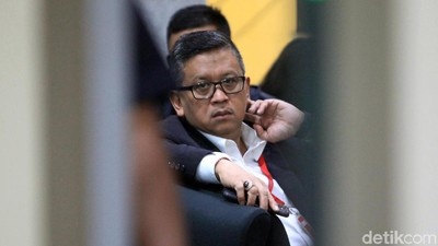 Ekspresi Sekjen PDIP Hasto Kristiyanto Saat Akan Diperiksa KPK