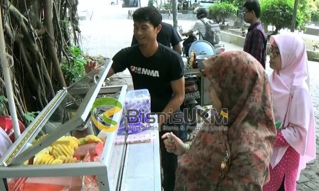Inspiratif! 5 Kisah Penjual Makanan yang Biayai Kuliah Sendiri