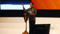 Jokowi menyampaikan pidatonya.