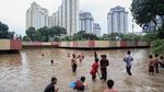 Keriuhan Anak-anak Bermain di Kemayoran Water Park