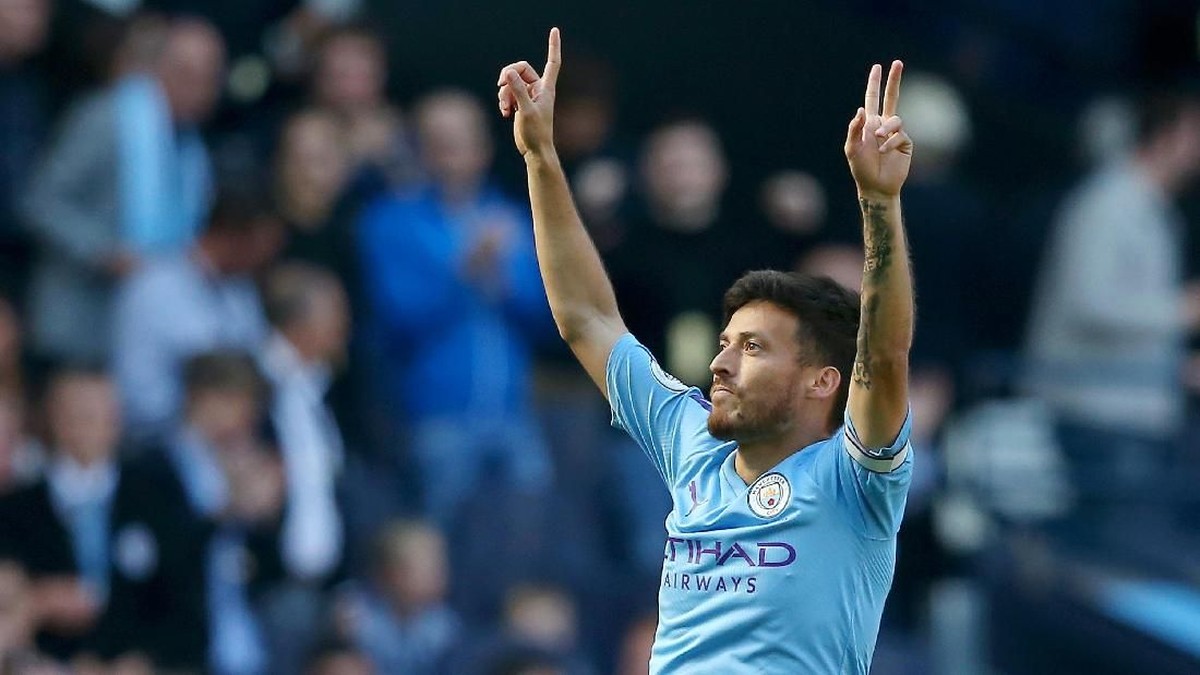 David Silva akan diabadikan dalam bentuk patung diri oleh Manchester City. (Foto: Alex Livesey / Getty Images)