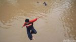 Keriuhan Anak-anak Bermain di Kemayoran Water Park