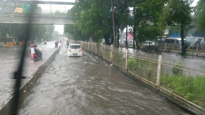 Banjir, Rute TransJakarta Pinang Ranti-Pluit Hanya Sampai Grogol 2