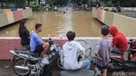 Keriuhan Anak-anak Bermain di Kemayoran Water Park