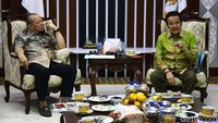 Pertemuan berlangsung di ruang kerja La Nyalla Mattalitti, Gedung Nusantara III, Komplek Parlemen Senayan, Jakarta, Jumat (24/1/2020).