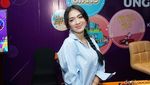 Senyum Manis Manja Angel Karamoy