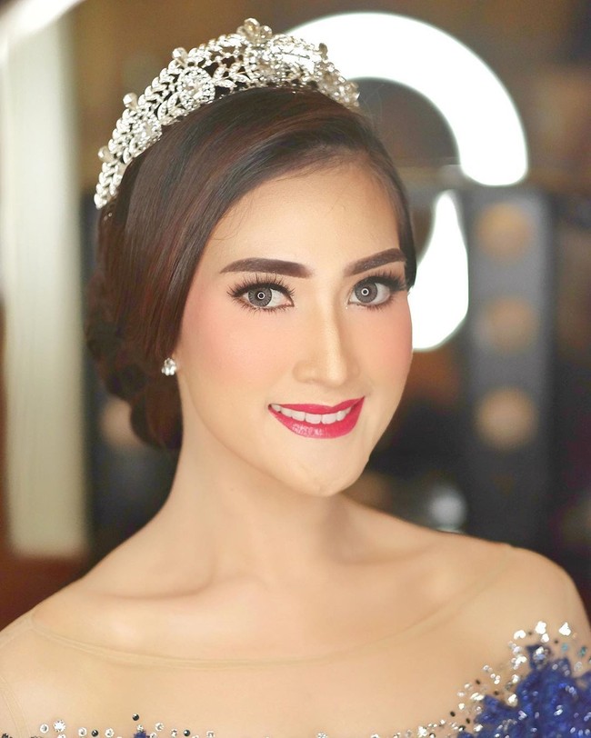 5 Fakta Menarik Amanda Nurani, Tukang Tahu Cantik yang Diserbu Pembeli