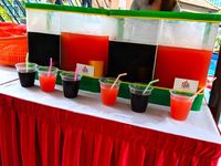 Sedih! Sudah Jualan Minuman 70 Tahun, Nenek Ini Digantikan oleh Vending Machine