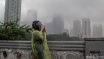 Wow! Gedung Pencakar Langit Ibu Kota Ditelan Kabut