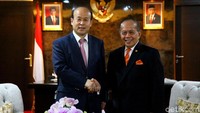 Wakil Ketua MPR Syarief Hasan menyebut hanya Wuhan daerah yang diisolasi China. Pimpinan MPR dari Fraksi Demokrat itu mengatakan China sudah berpengalaman mengatasi masalah virus.