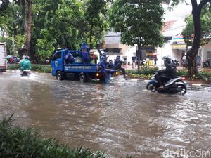 Hujan, Jalan Bungur Depan Pengadilan Tipikor Jakpus Banjir