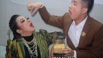 Pose Imut Jirayut, Pedangdut asal Thailand yang Doyan Kuliner Indonesia