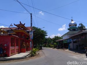 Potret Toleransi di Antara Kelenteng dan Masjid yang Berjarak 5 Meter