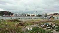 Revitalisasi Pasar Pariaman yang menggunakan konsep Bangunan Gedung Hijau (BGH) memiliki fungsi selain sebagai tempat aktifitas transaksi antara pedagang dan konsumen, juga sebagai tsunami shelter. Bangunan pasar ini terdiri empat lantai dengan konstruksi yang tahan gempa yang menelan biaya sebesar Rp 85,8 miliar dari APBN 2019-2020. Istimewa/Kementerian PUPR.