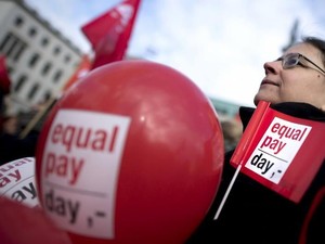 Perempuan Kerja Tidak Dibayar, Para Miliarder Makin Kaya?