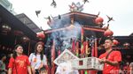 Tradisi Melepas Burung Pipit Saat Imlek