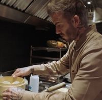 Rayakan Imlek, David Beckham Terampil Masak Dumpling Sendiri!