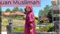 Kalau dipakai ketika berjalan kaki tidak ada masalah. Untuk berkendara motor sebaiknya tidak digunakan karena jas hujan bukan untuk menembus hujan, ujar instruktur Rifat Drive Labs, Erreza Hardian saat dihubungi detikcom, Jumat (24/1/2020). Foto: dok. Tokopedia