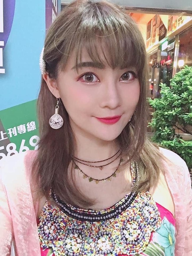 Dalam sebuah wawancara dengan Stand News, Lai mengungkapkan bahwa ia tak berniat untuk menghapus foto-foto cosplay online-nya, bahkan gambar-gambar seksi saat dirinya mengenakan bikini, meskipun kini telah menjadi anggota parlemen. Foto: Facebook Lai Pin Yu