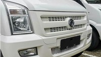 Mobil van listrik DFSK ini mengusung nama Gelora E. Untuk menunjang berbagai kebutuhan konsumen, pihak DFSK memamerkan Gelora E dalam dua varian, minibus dan blind van.
