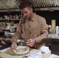 Rayakan Imlek, David Beckham Terampil Masak Dumpling Sendiri!