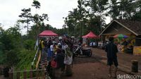 Puncak Bangku 'Negeri di Atas Awan' Ciamis Diserbu Pengunjung