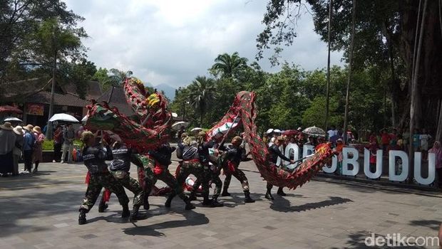 Atraksi barongsai