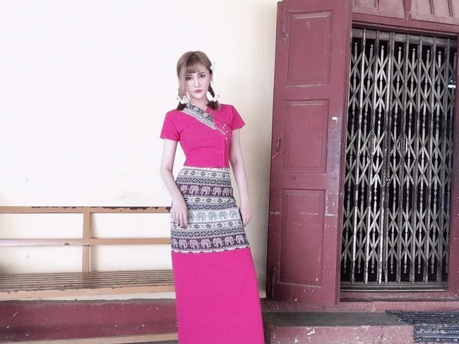 “Saya berharap untuk menghadapi pemilih dengan tulus, agar mereka tahu bahwa politisi tidak berbeda dari semua orang.  Di luar fokus kita pada politik, kehidupan kita sehari-hari sama dengan orang lain. Saya mungkin putri Anda, cucu perempuan Anda, saya mungkin tetangga Anda, satu-satunya hal yang berbeda tentang saya adalah bahwa saya berspesialisasi dalam politik atau hukum, bahwa saya tahu cara membuat anggaran atau melakukan sesi tanya jawab,” imbuhnya. Foto: Facebook Lai Pin Yu