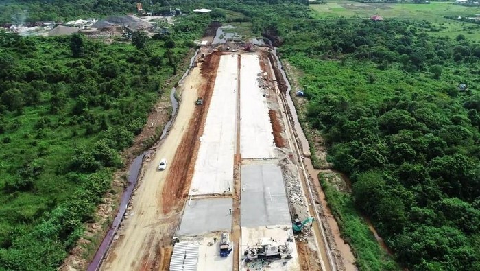 Pembangunan jalan tol Trans Sumatera terus bergulir. Salah satunya proyek ruas tol Padang-Sicincin 36,15 kilometer.