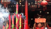 Tradisi melepas burung pipit menjadi prosesi yang pasti dilakukan dalam perayaan tersebut.