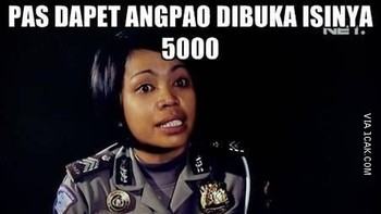 Gapapa, yang penting dapat angpao. Foto: 1cak.com