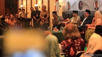 Dalam diskusi itu Mahfud Md mengatakan akan menyambangi Malaysia untuk membahas kerja sama pencegahan dan penanganan warga negara Indonesia (WNI) yang disandera oleh kelompok Abu Sayyaf.