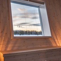 Jika tertarik dan ingin mengunjungi hotel ini maka kamu perlu mengeluarkan uang sekitar USD 915 atau Rp 12,4 juta untuk menyewa kamar hotel di sini per malam. Walaupun mahal namun sepadan dengan fasilitas dan pemandangan yang ditawarkan. Foto: Dok. Arctic Bath