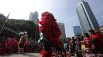 Naga Merah Meliuk-liuk di Bunderan HI